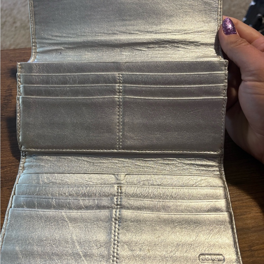 Coach Y2K silver metallic vintage wallet tri fold pink liner - Picture 6 of 13